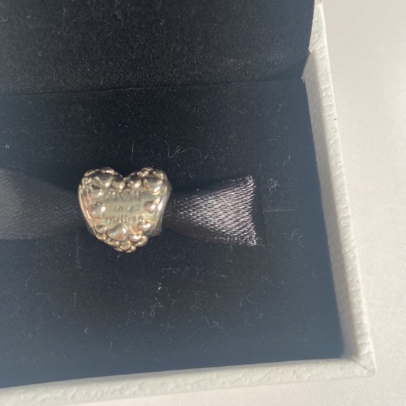 Pandora Mom (retired) charm - Picture 6 of 7